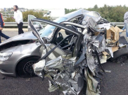 بالصور: إصابة خطيرة لسائق بحادث طرق مروّع قرب الرملة 